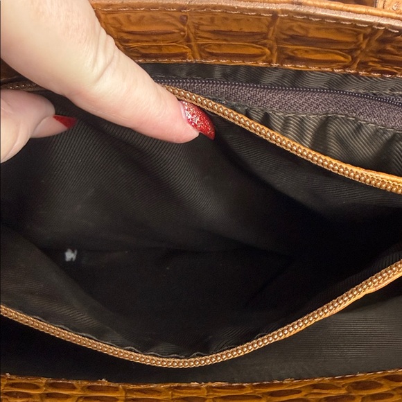 Elegant Brown Crocodile-Embossed Tote Bag - Picture 8 of 9